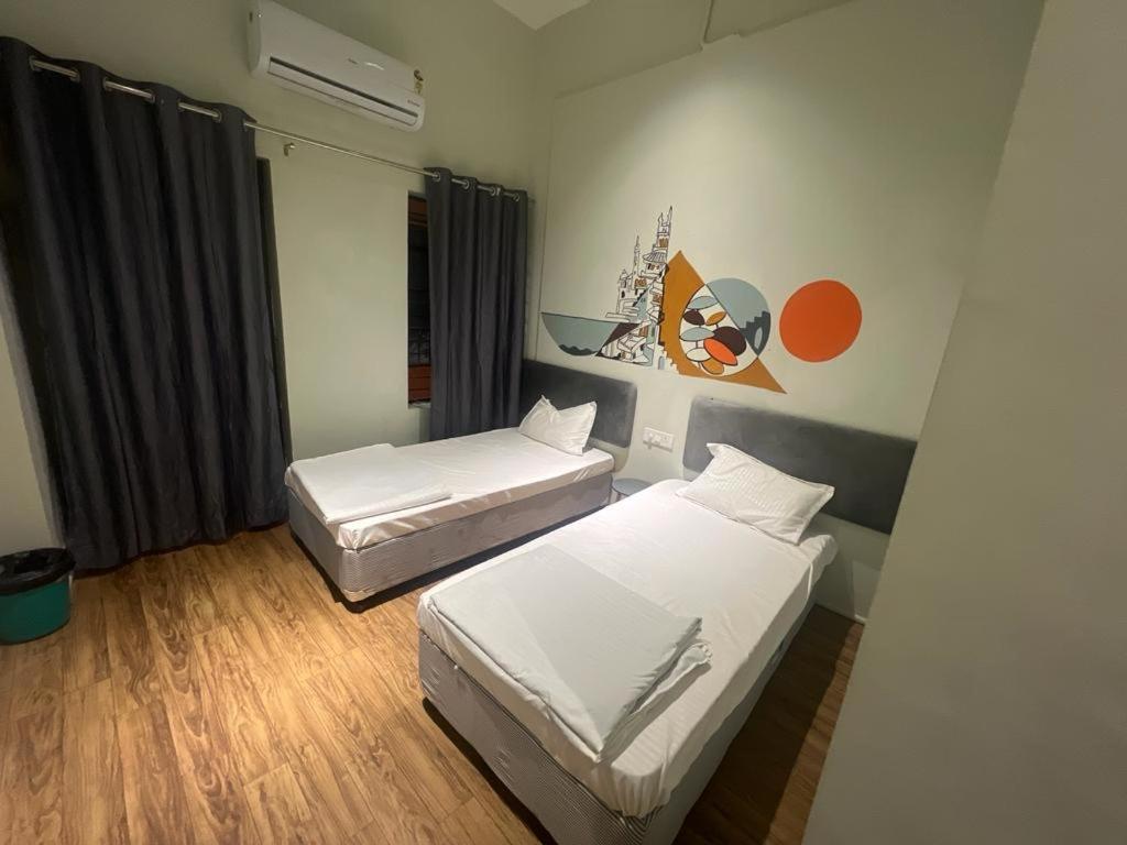 My Roomz Banaras Varanasi Bagian luar foto